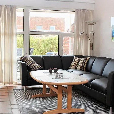 Lovely Home In Blavand With Wifi *