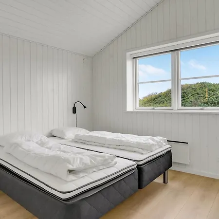 Lovely Home In Blavand With Wifi *